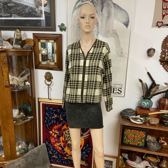 🐦⬛4/$20🐦⬛ Grandma's Sweater Plaid Fleece - Picture 9 of 10